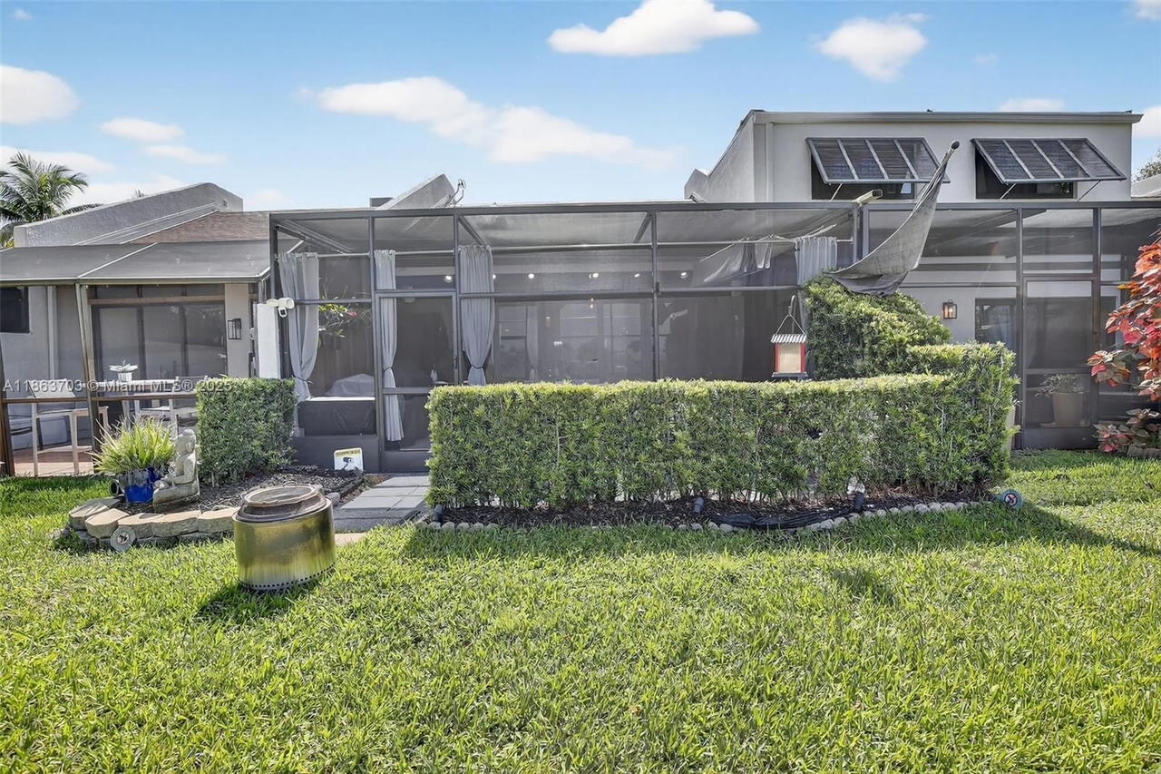 Real estate property located at 1530 Golfview Dr, Broward, Everglades Sugar & Land C, Pembroke Pines, FL