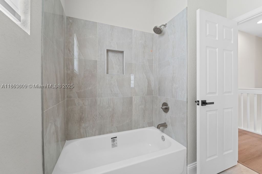 Real estate property located at 5400 57th Ct, Broward, Tamarac Circle, Tamarac, FL