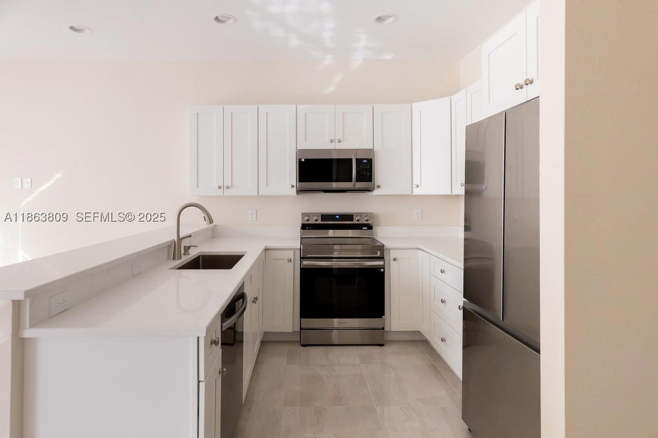 Real estate property located at 5400 57th Ct, Broward, Tamarac Circle, Tamarac, FL