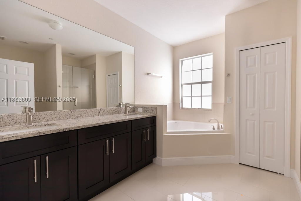 Real estate property located at 5400 57th Ct, Broward, Tamarac Circle, Tamarac, FL