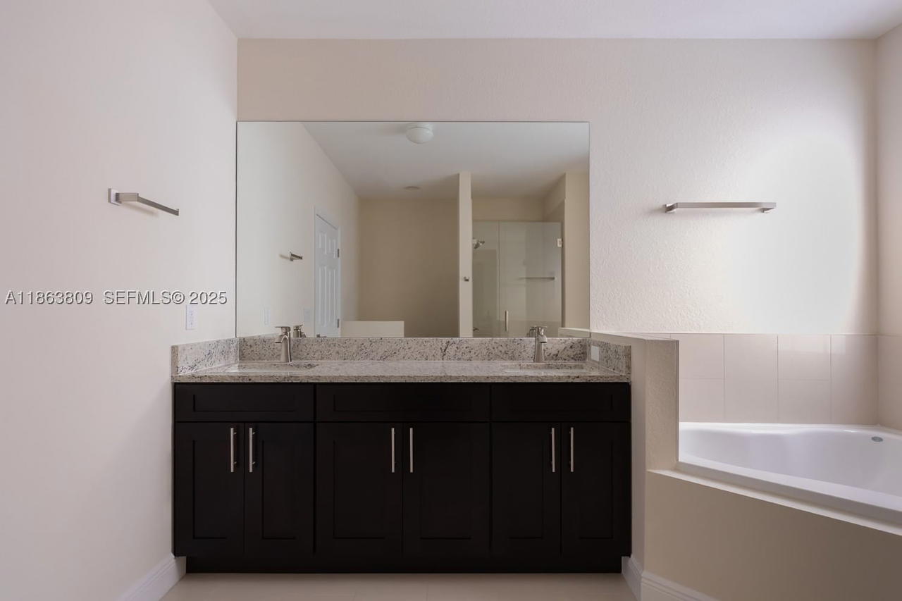 Real estate property located at 5400 57th Ct, Broward, Tamarac Circle, Tamarac, FL
