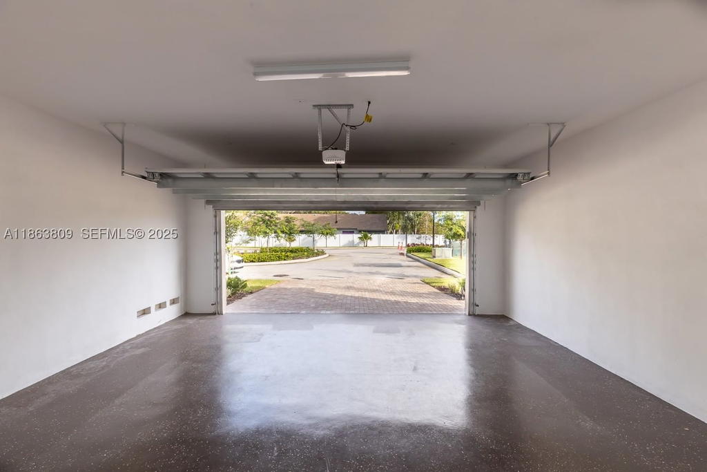 Real estate property located at 5400 57th Ct, Broward, Tamarac Circle, Tamarac, FL