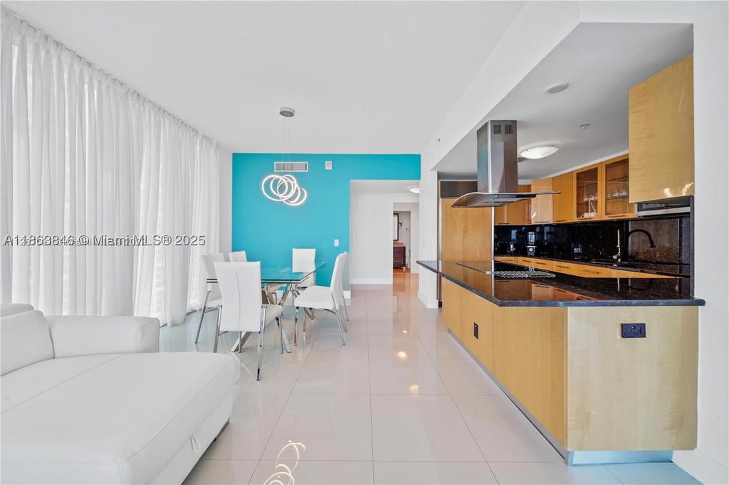 Real estate property located at 6899 Collins Ave #808, Miami-dade, North Carillon Beach Cond, Miami Beach, FL