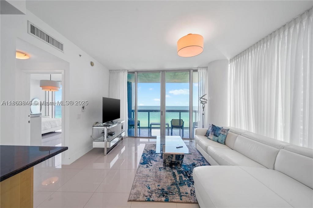 Real estate property located at 6899 Collins Ave #808, Miami-dade, North Carillon Beach Cond, Miami Beach, FL