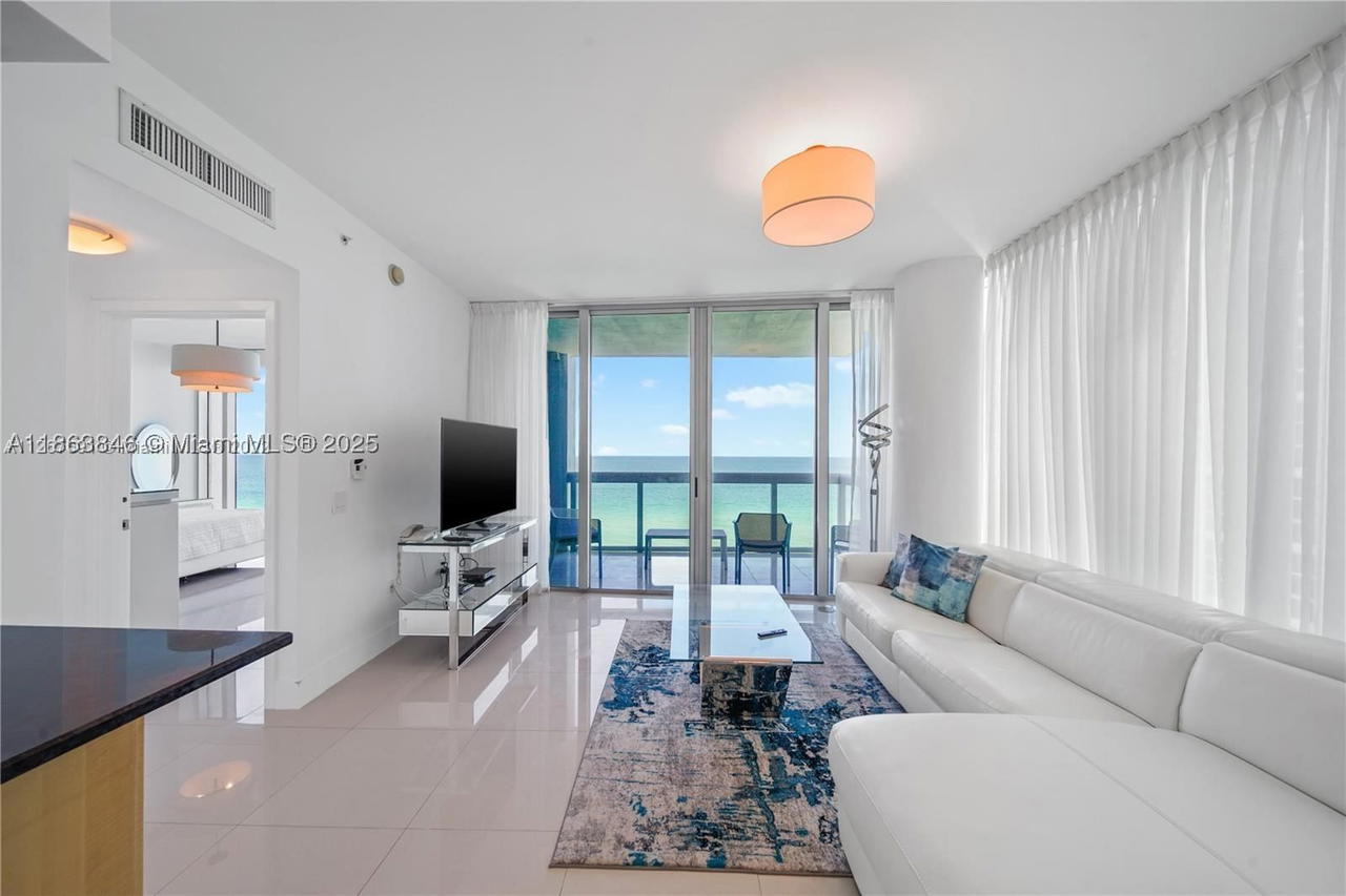 Real estate property located at 6899 Collins Ave #808, Miami-dade, North Carillon Beach Cond, Miami Beach, FL
