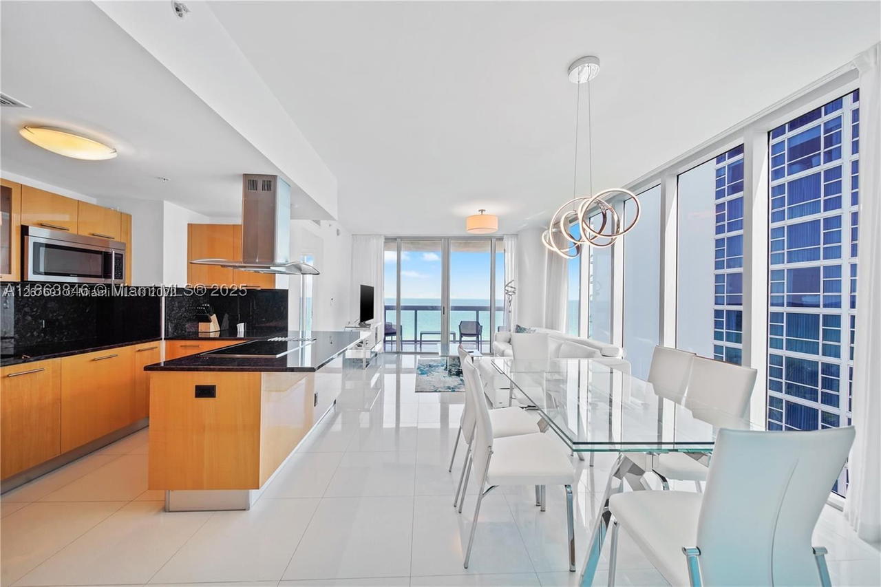 Real estate property located at 6899 Collins Ave #808, Miami-dade, North Carillon Beach Cond, Miami Beach, FL