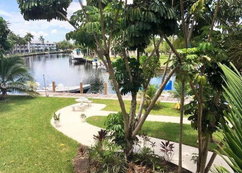 Real estate property located at 455 Golden Isles Dr #203, Broward, Envoy Apartments Condomin, Hallandale Beach, FL