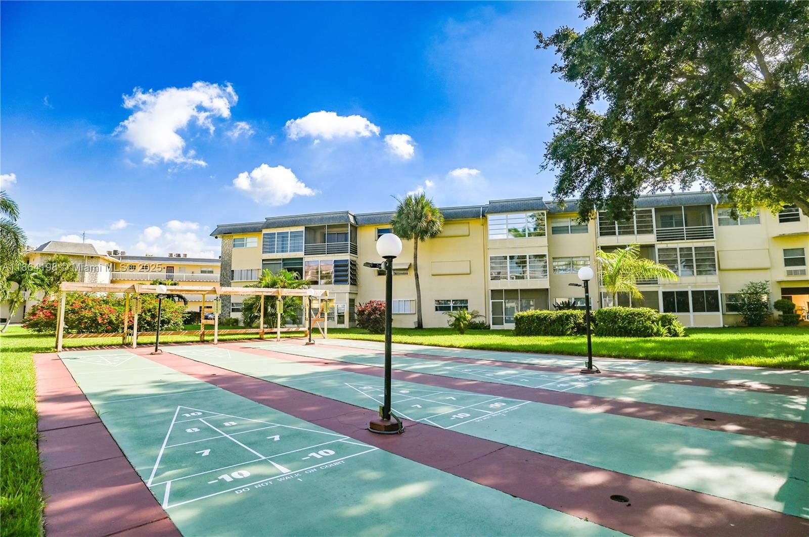 Real estate property located at 4441 16th St J301, Broward, Jarret Hall Condo, Lauderhill, FL
