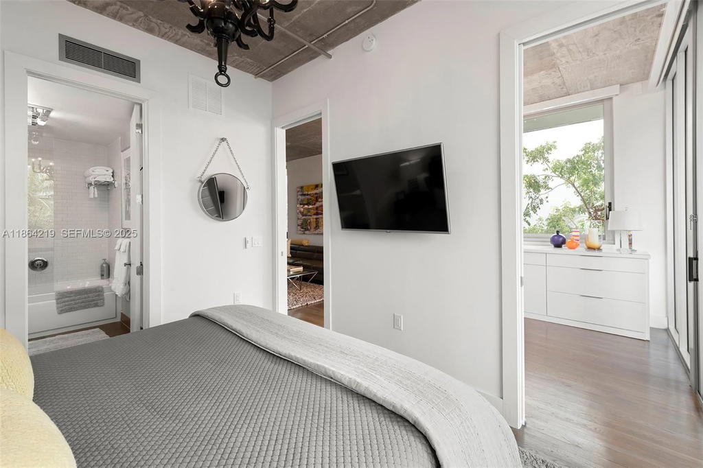Real estate property located at 1700 Meridian Ave #307, Miami-dade, The Montclair Condo, Miami Beach, FL