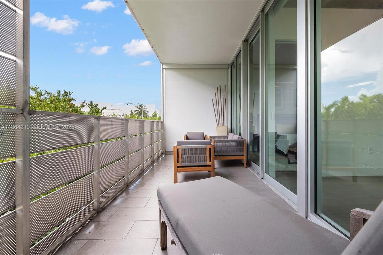 Real estate property located at 1700 Meridian Ave #307, Miami-dade, The Montclair Condo, Miami Beach, FL