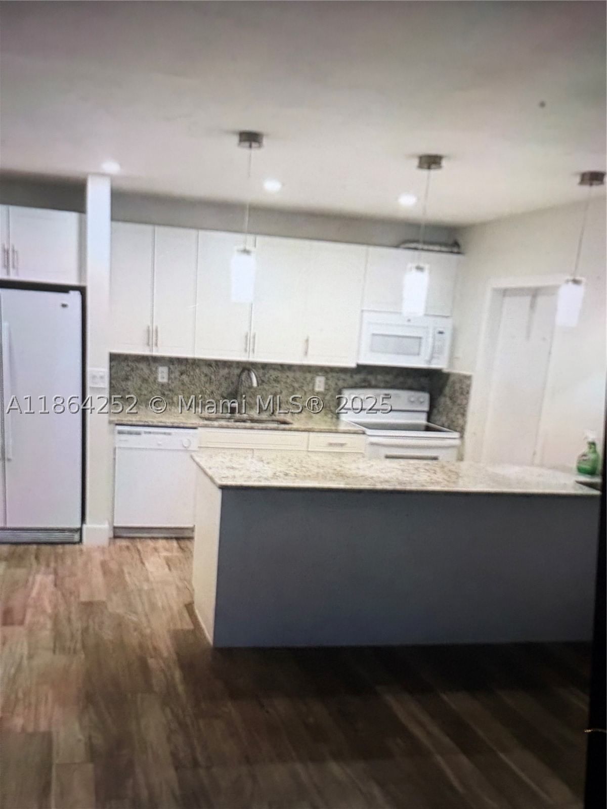 Real estate property located at 13864 90th Ave #108-LL, Miami-dade, Residences @ The Falls Co, Miami, FL