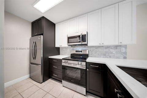 Real estate property located at 15620 80th St H-101, Miami-dade, The Courts At Kendall, Miami, FL