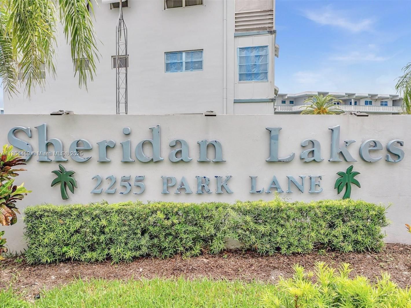 Real estate property located at 2300 Park Ln #105, Broward, Sheridan Lakes Condo Apts, Hollywood, FL