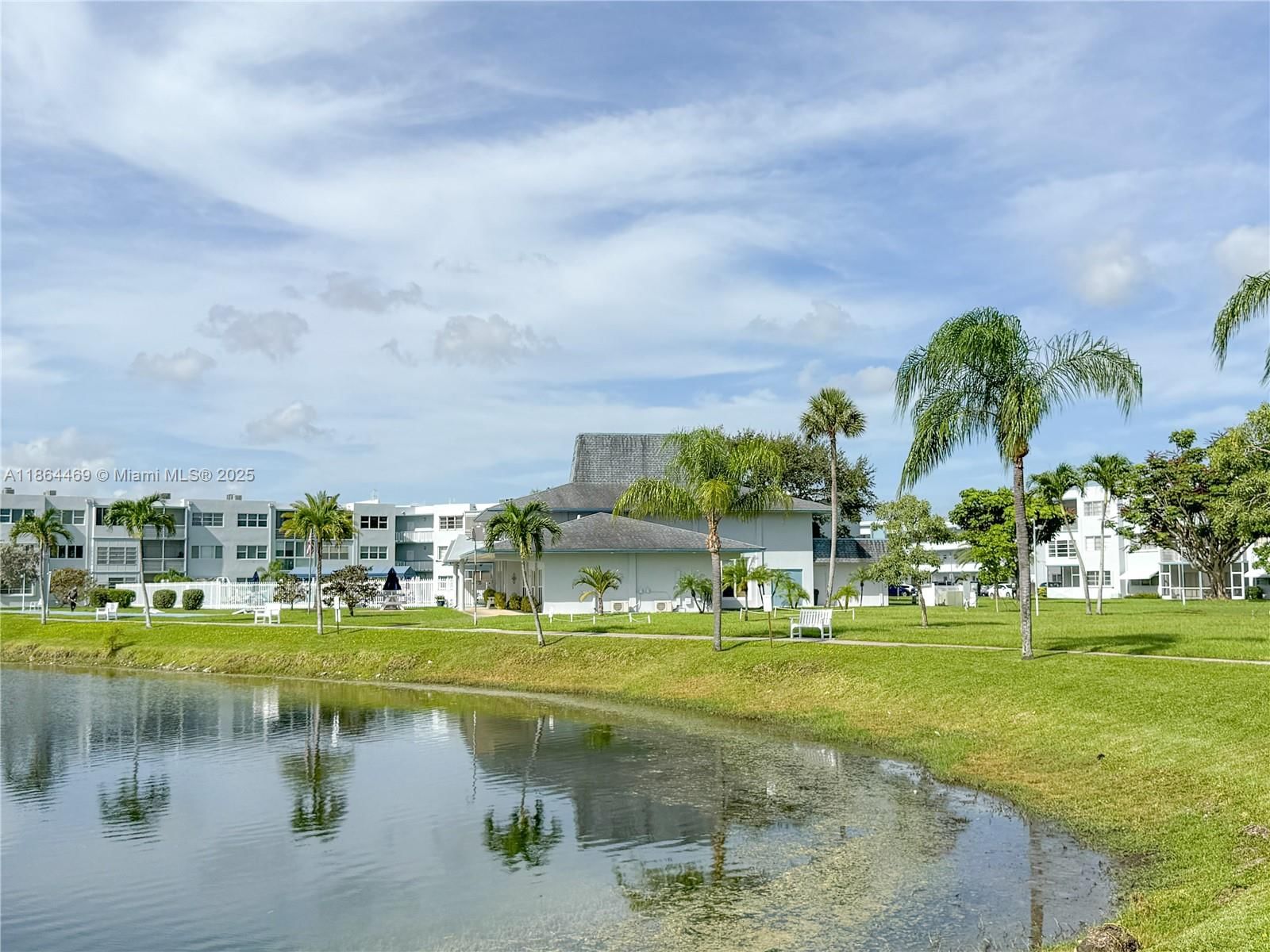 Real estate property located at 2300 Park Ln #105, Broward, Sheridan Lakes Condo Apts, Hollywood, FL