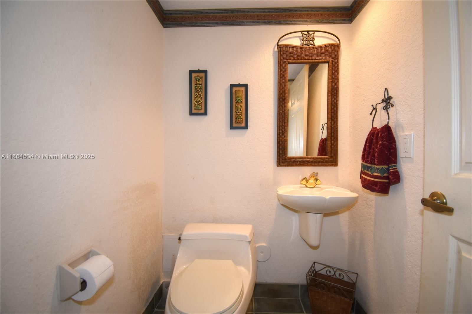 Real estate property located at 2575 Ocean Blvd #105S, Palm Beach, Townhouses Of Highland Be, Highland Beach, FL