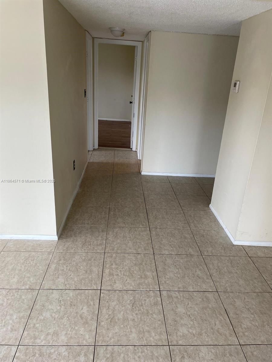 Real estate property located at 4164 Inverrary Dr #215, Broward, Manors Of Inverrary Xii, Lauderhill, FL