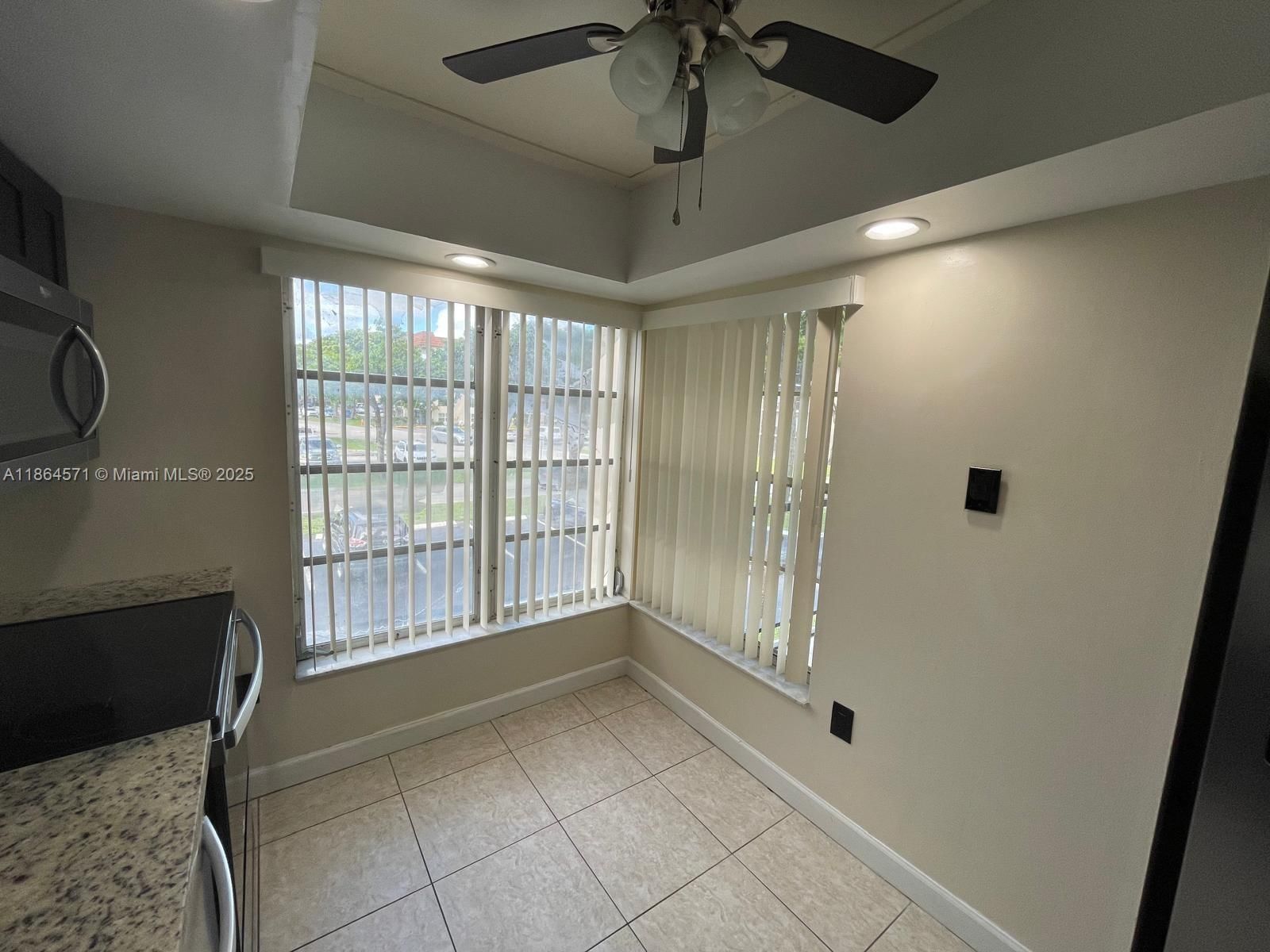 Real estate property located at 4164 Inverrary Dr #215, Broward, Manors Of Inverrary Xii, Lauderhill, FL