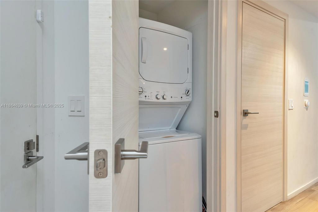Real estate property located at 801 Miami Ave #1708, Miami-dade, 801 Sma Residences Condo, Miami, FL