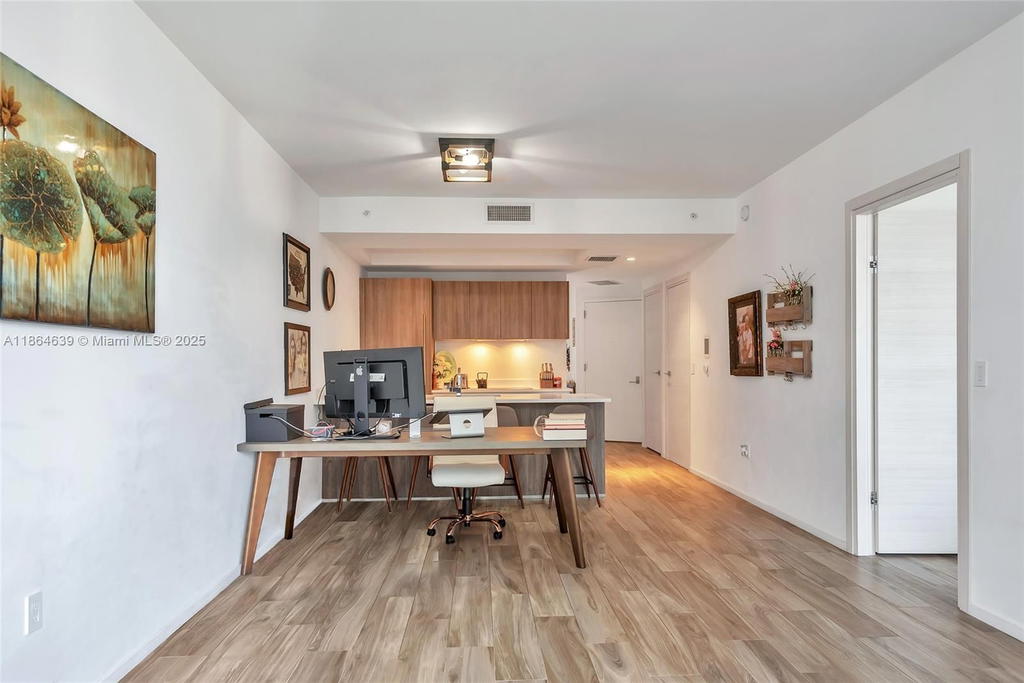 Real estate property located at 801 Miami Ave #1708, Miami-dade, 801 Sma Residences Condo, Miami, FL