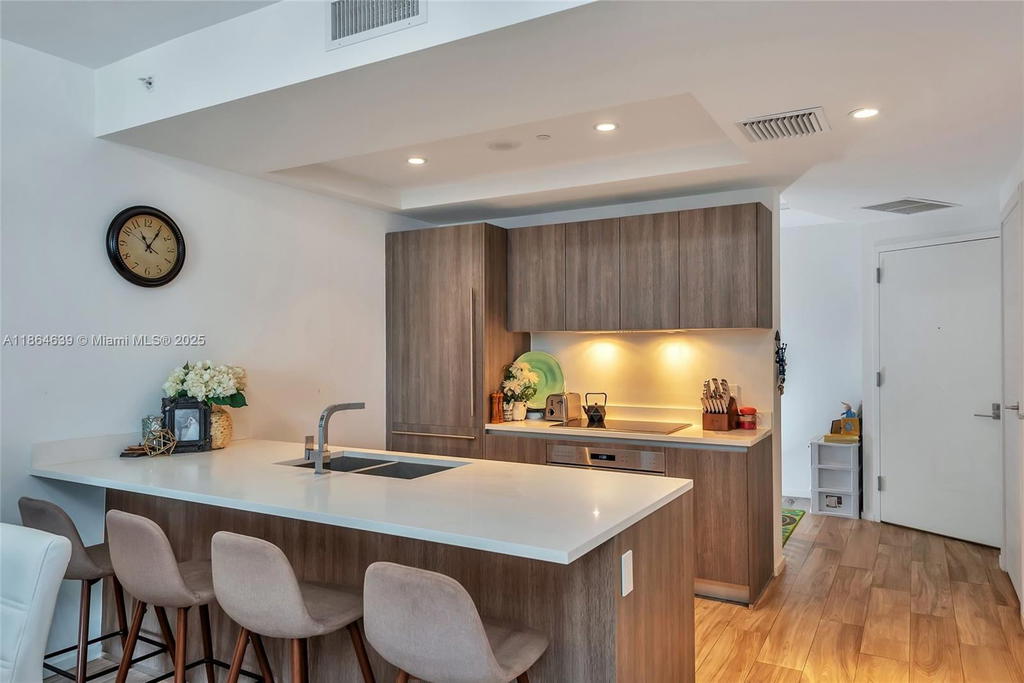 Real estate property located at 801 Miami Ave #1708, Miami-dade, 801 Sma Residences Condo, Miami, FL