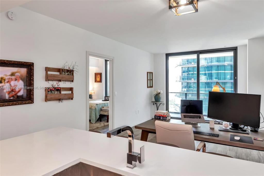 Real estate property located at 801 Miami Ave #1708, Miami-dade, 801 Sma Residences Condo, Miami, FL