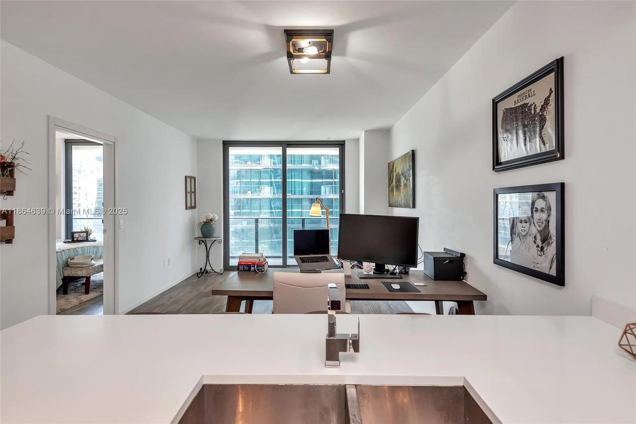 Real estate property located at 801 Miami Ave #1708, Miami-dade, 801 Sma Residences Condo, Miami, FL