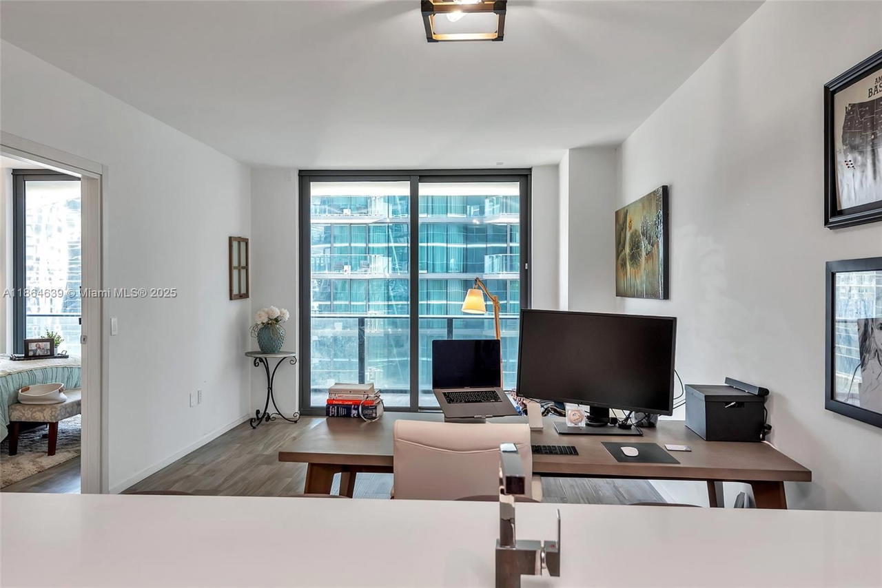Real estate property located at 801 Miami Ave #1708, Miami-dade, 801 Sma Residences Condo, Miami, FL