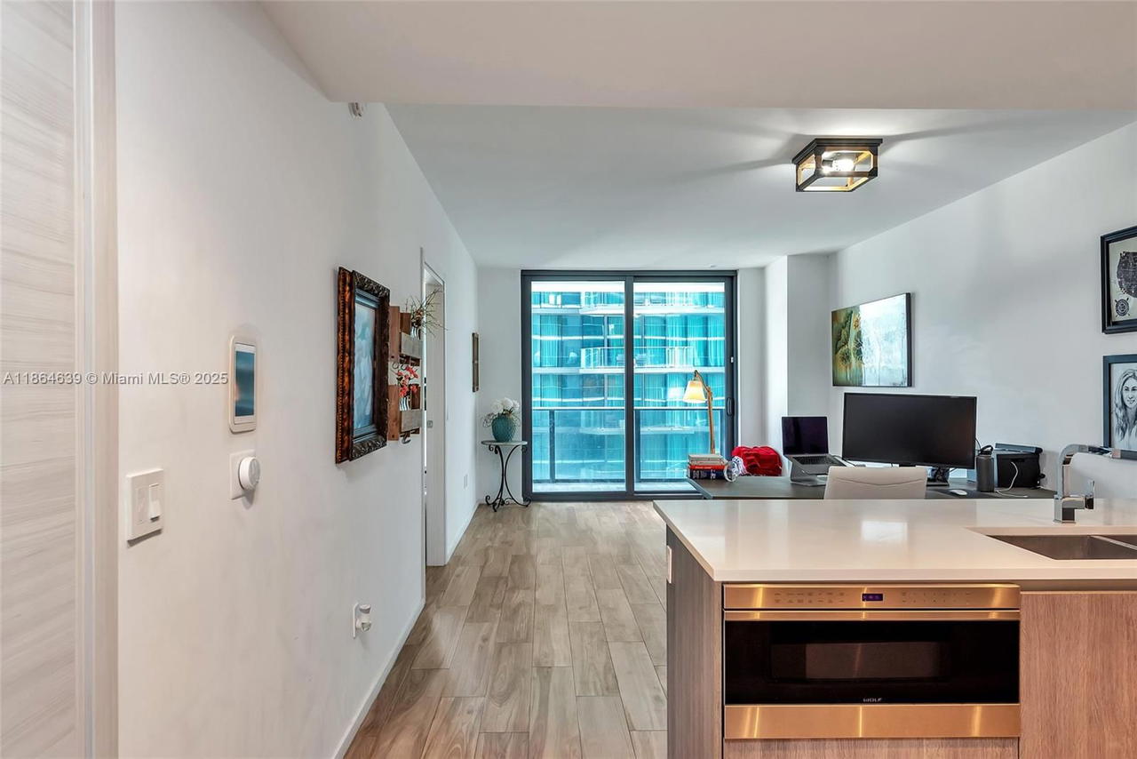 Real estate property located at 801 Miami Ave #1708, Miami-dade, 801 Sma Residences Condo, Miami, FL