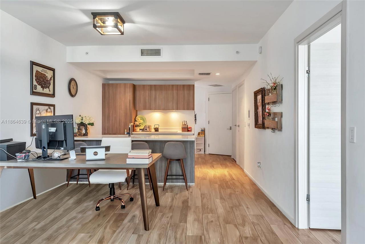 Real estate property located at 801 Miami Ave #1708, Miami-dade, 801 Sma Residences Condo, Miami, FL