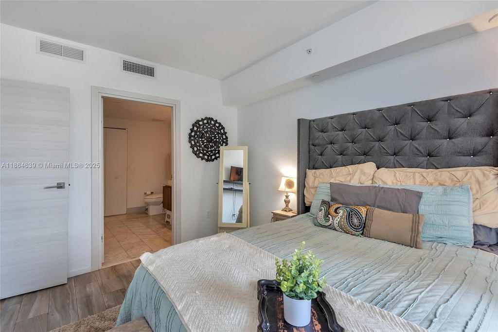 Real estate property located at 801 Miami Ave #1708, Miami-dade, 801 Sma Residences Condo, Miami, FL