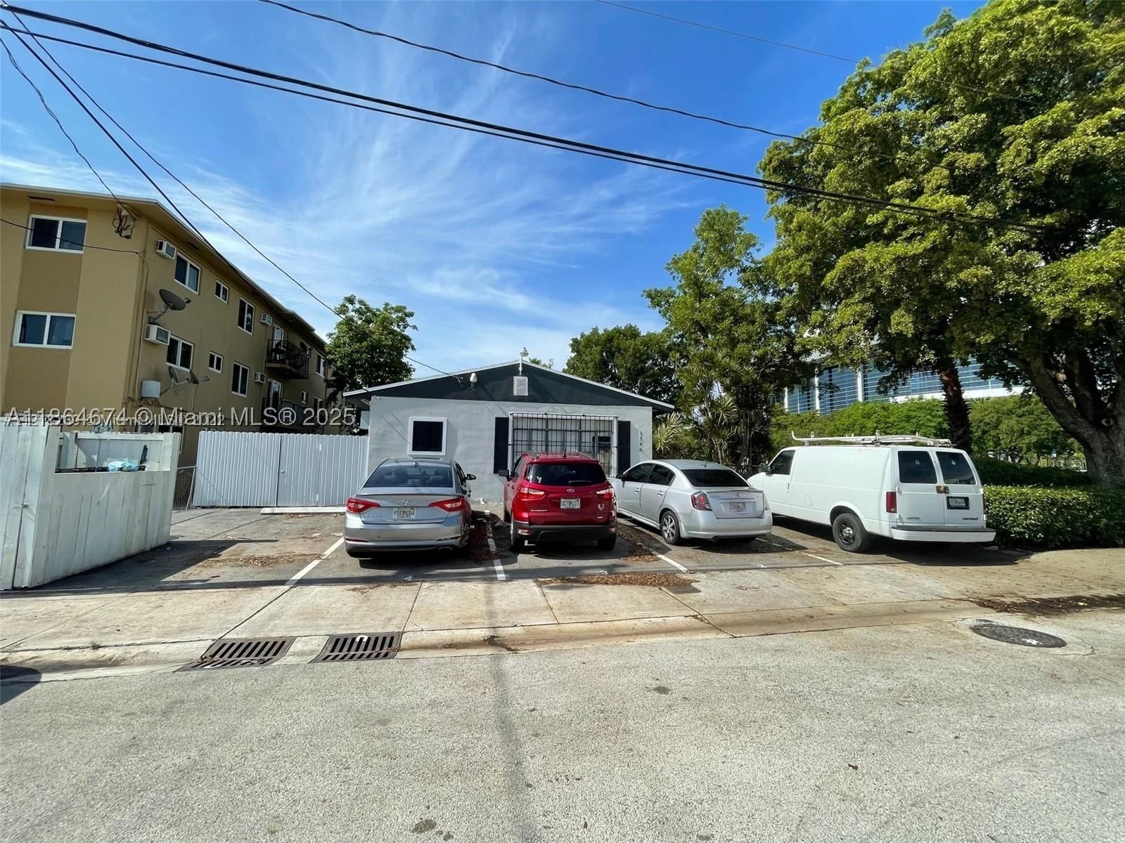 Real estate property located at 1346 6th St, Miami-dade, Lawrence Estate Land Co, Miami, FL