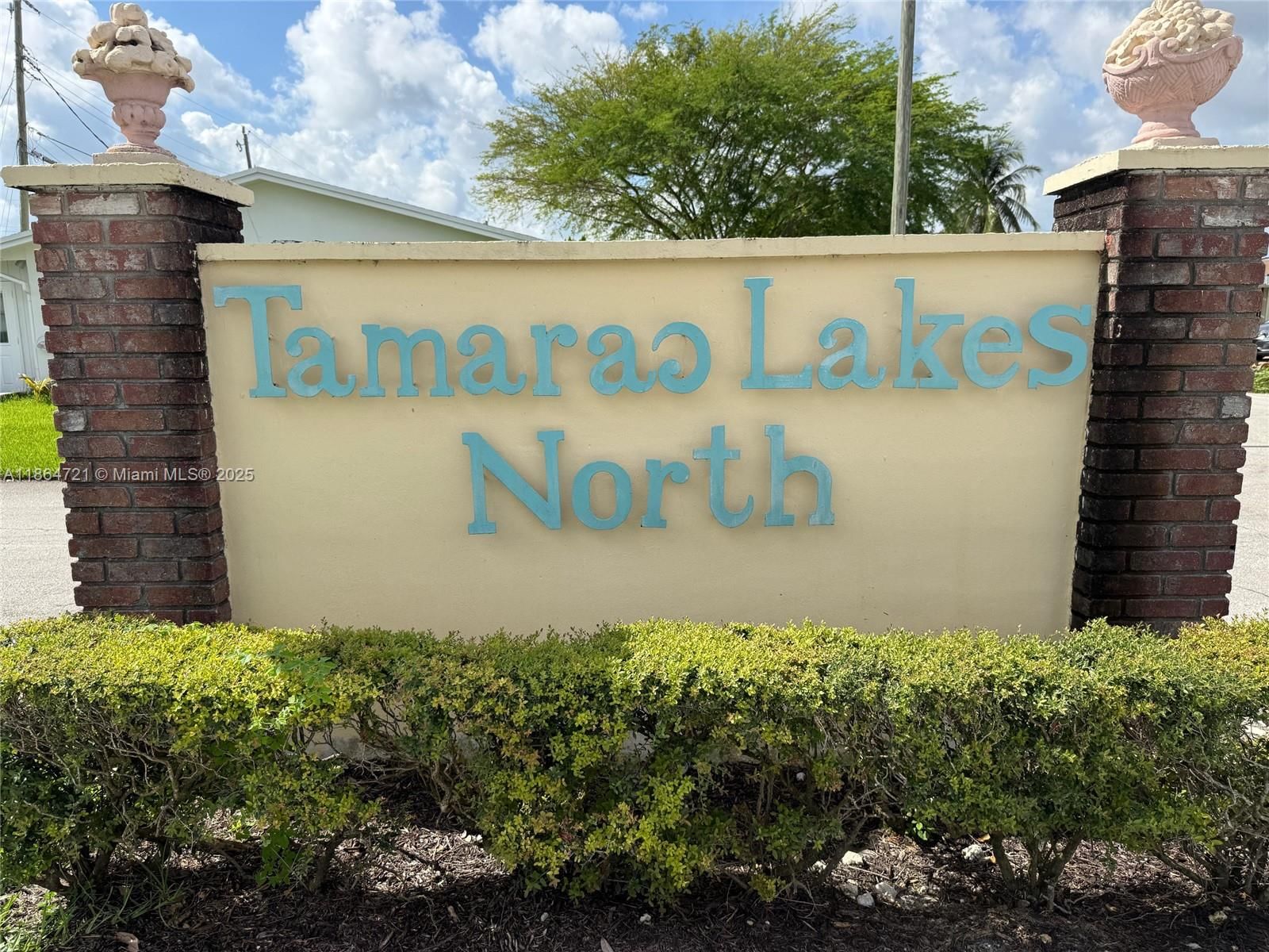 Real estate property located at 2701 52nd Ct, Broward, Tamarac Lakes North, Tamarac, FL