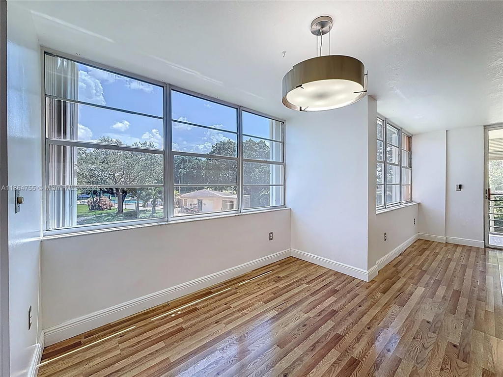 Real estate property located at 1100 Saint Charles Pl #219, Broward, Park Place Condominium No, Pembroke Pines, FL