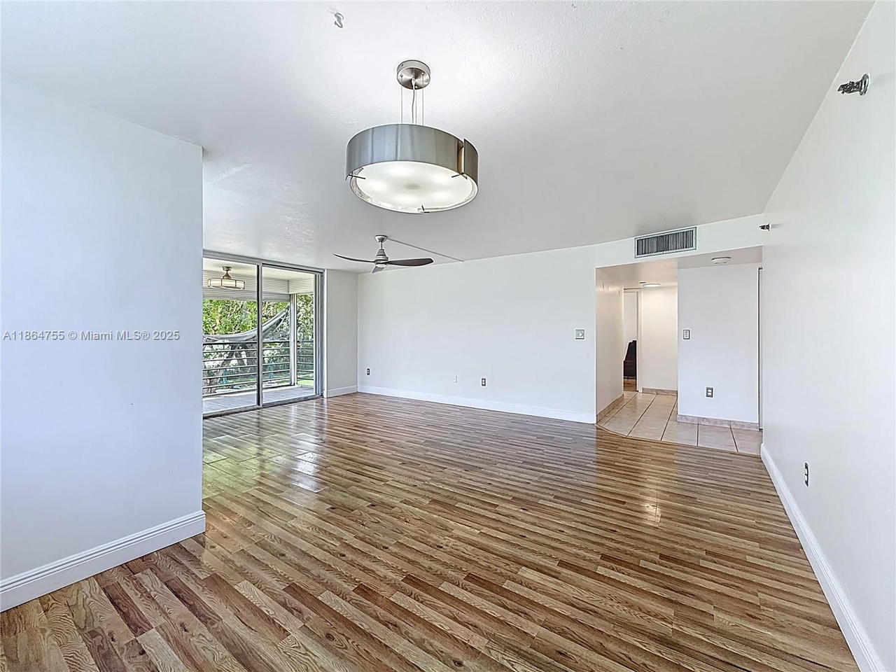 Real estate property located at 1100 Saint Charles Pl #219, Broward, Park Place Condominium No, Pembroke Pines, FL