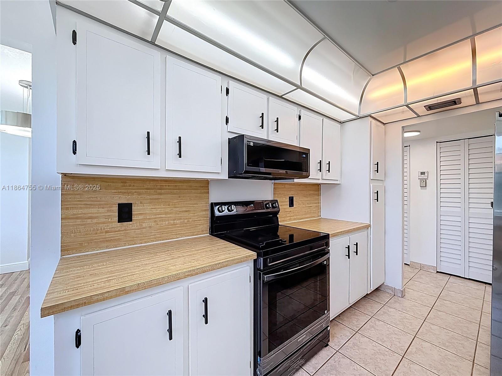 Real estate property located at 1100 Saint Charles Pl #219, Broward, Park Place Condominium No, Pembroke Pines, FL