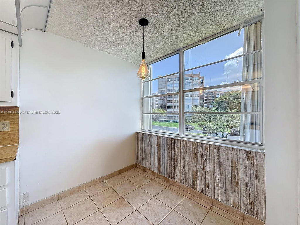 Real estate property located at 1100 Saint Charles Pl #219, Broward, Park Place Condominium No, Pembroke Pines, FL