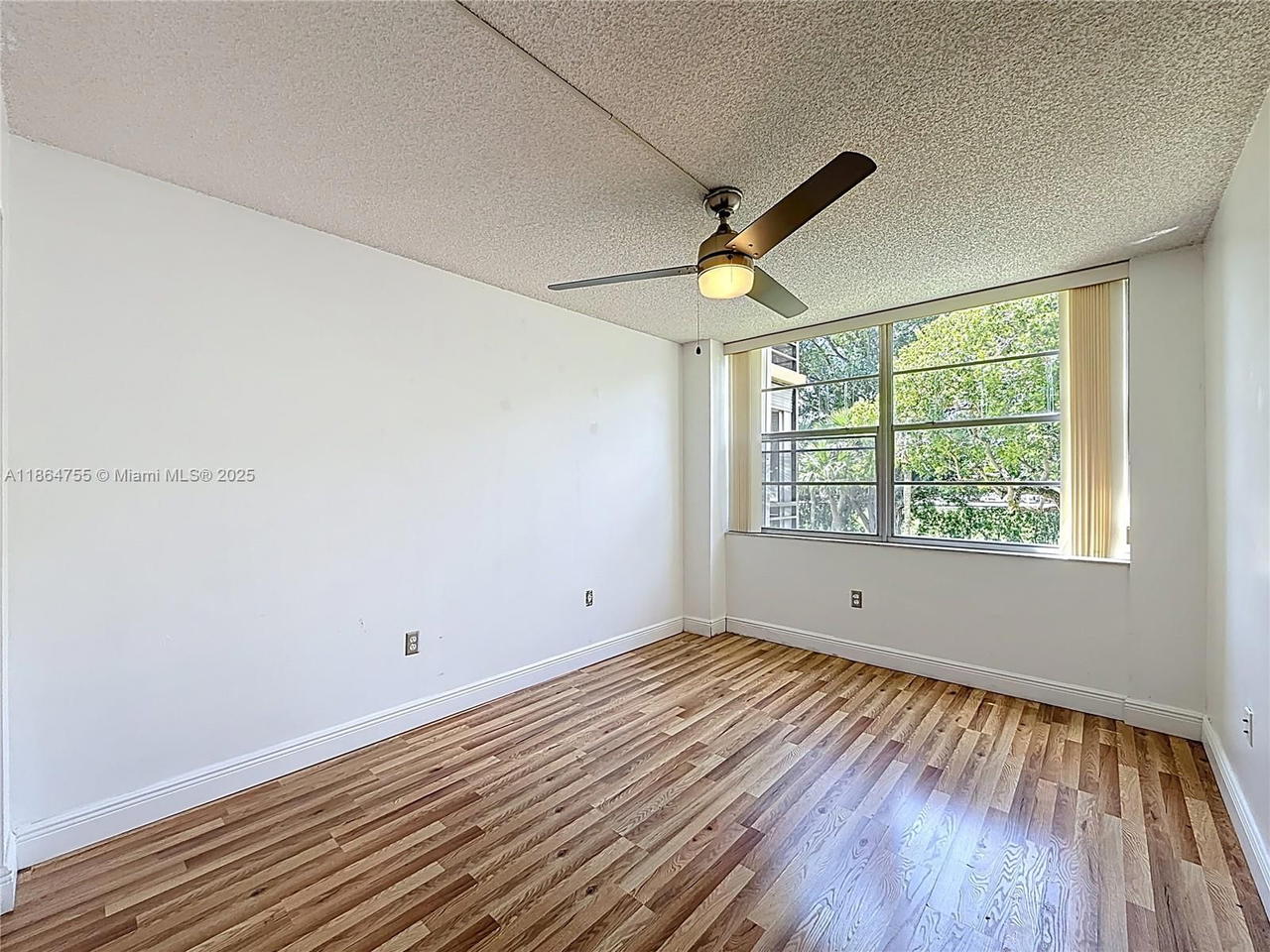 Real estate property located at 1100 Saint Charles Pl #219, Broward, Park Place Condominium No, Pembroke Pines, FL
