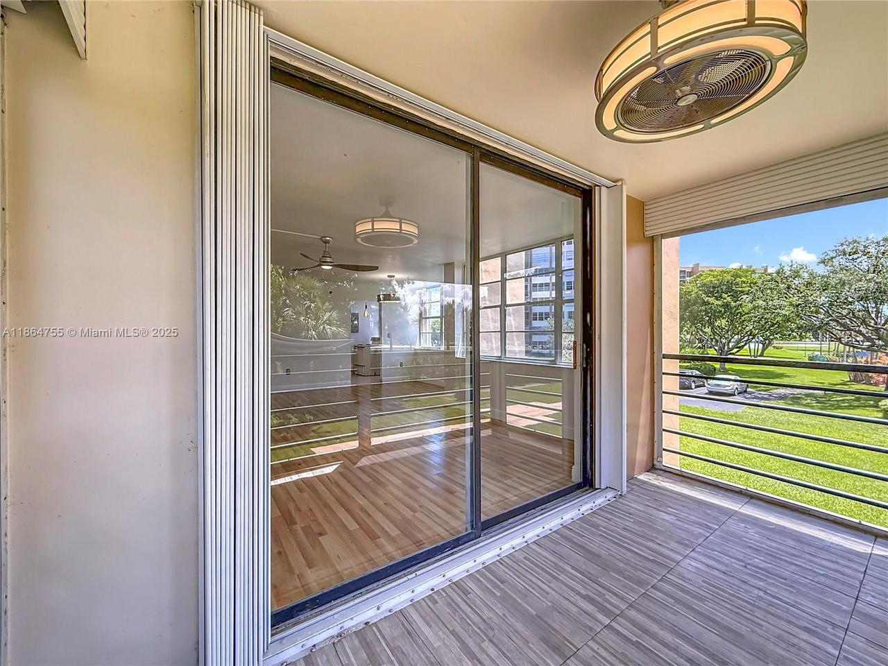 Real estate property located at 1100 Saint Charles Pl #219, Broward, Park Place Condominium No, Pembroke Pines, FL