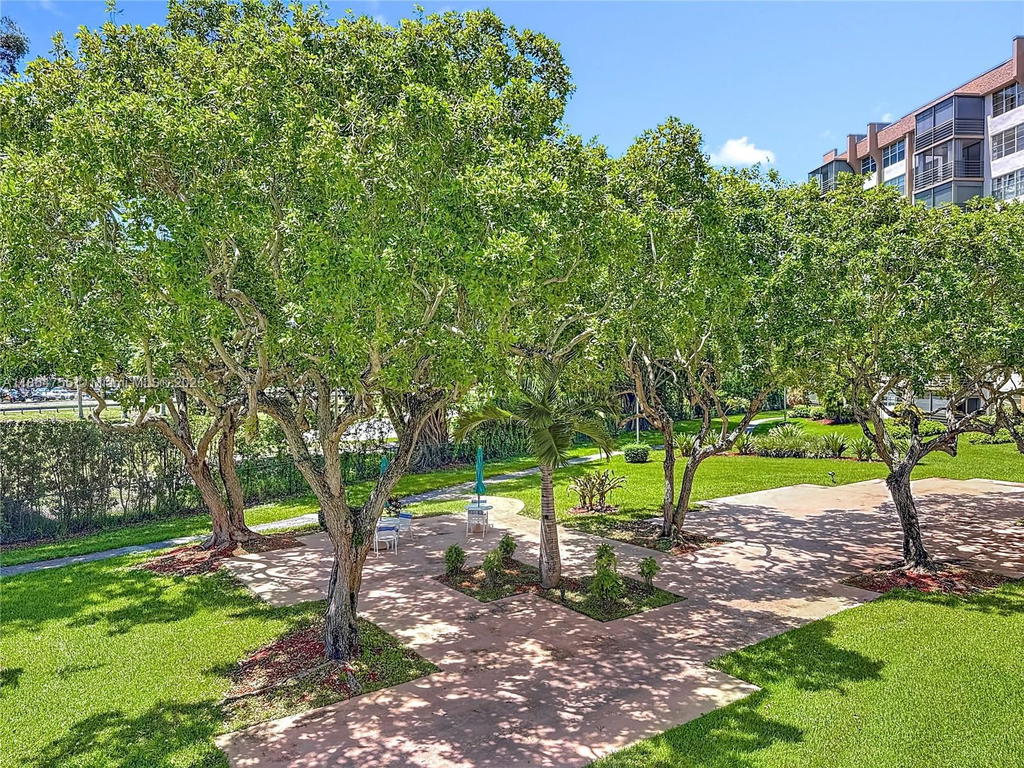 Real estate property located at 1100 Saint Charles Pl #219, Broward, Park Place Condominium No, Pembroke Pines, FL
