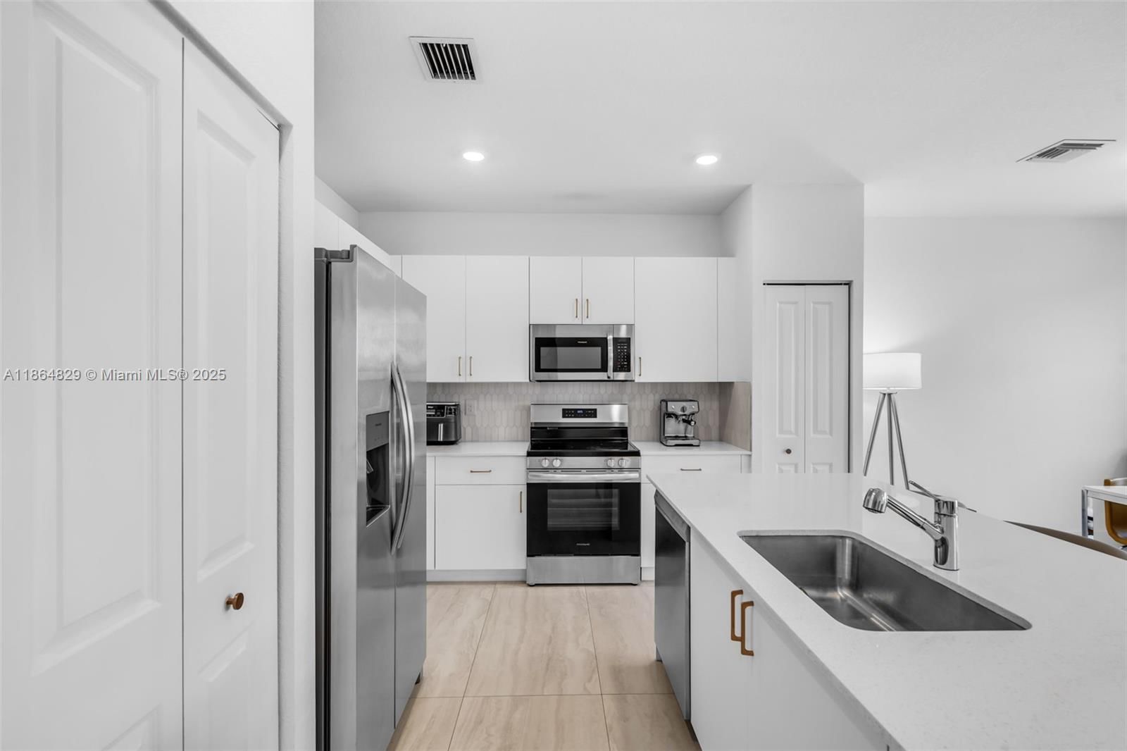 Real estate property located at 11927 46th St, Broward, Windsor Square, Coral Springs, FL