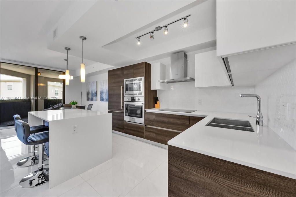 Real estate property located at 301 Altara Ave #511, Miami-dade, Merrick Manor Condo, Coral Gables, FL