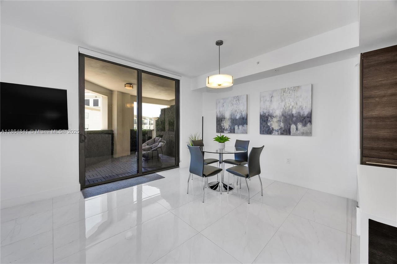 Real estate property located at 301 Altara Ave #511, Miami-dade, Merrick Manor Condo, Coral Gables, FL