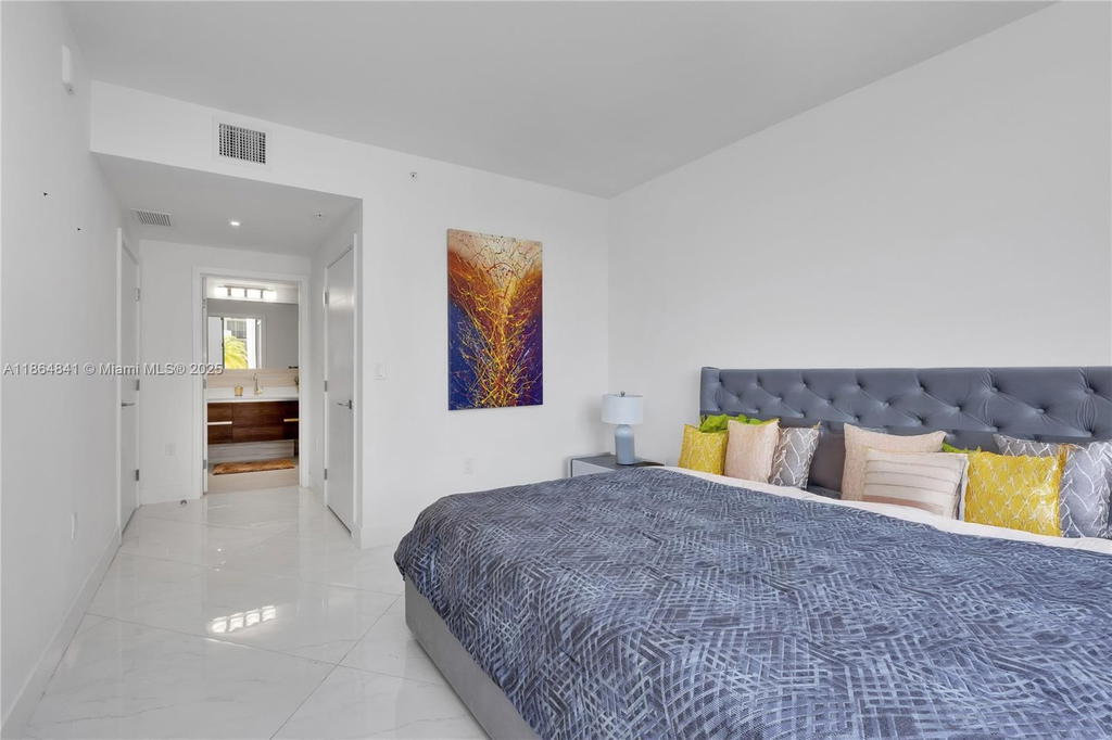 Real estate property located at 301 Altara Ave #511, Miami-dade, Merrick Manor Condo, Coral Gables, FL