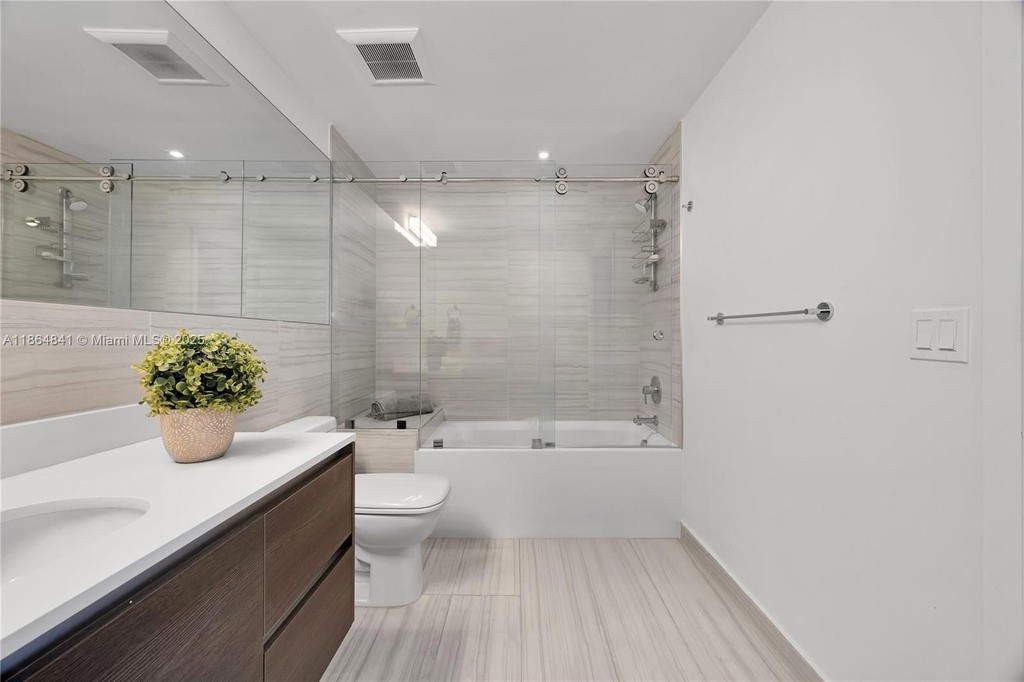 Real estate property located at 301 Altara Ave #511, Miami-dade, Merrick Manor Condo, Coral Gables, FL