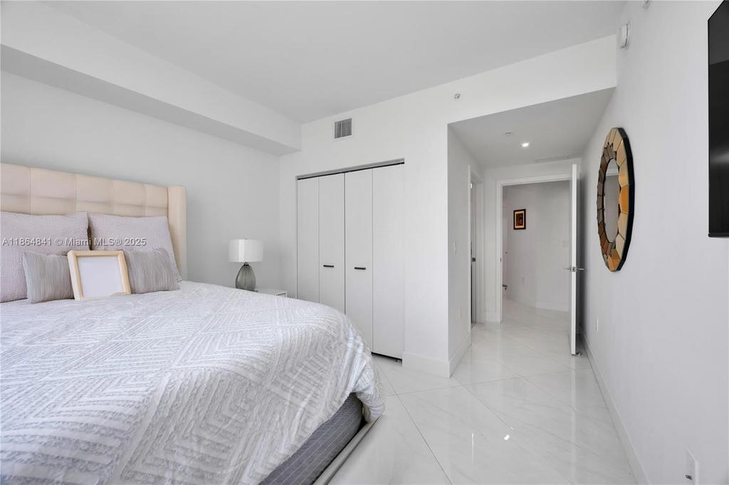 Real estate property located at 301 Altara Ave #511, Miami-dade, Merrick Manor Condo, Coral Gables, FL
