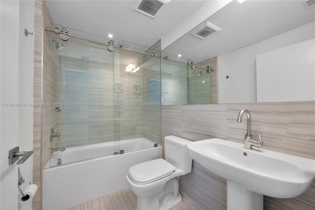 Real estate property located at 301 Altara Ave #511, Miami-dade, Merrick Manor Condo, Coral Gables, FL