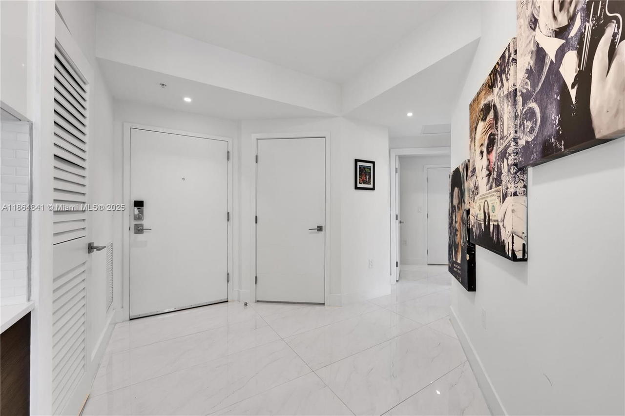 Real estate property located at 301 Altara Ave #511, Miami-dade, Merrick Manor Condo, Coral Gables, FL