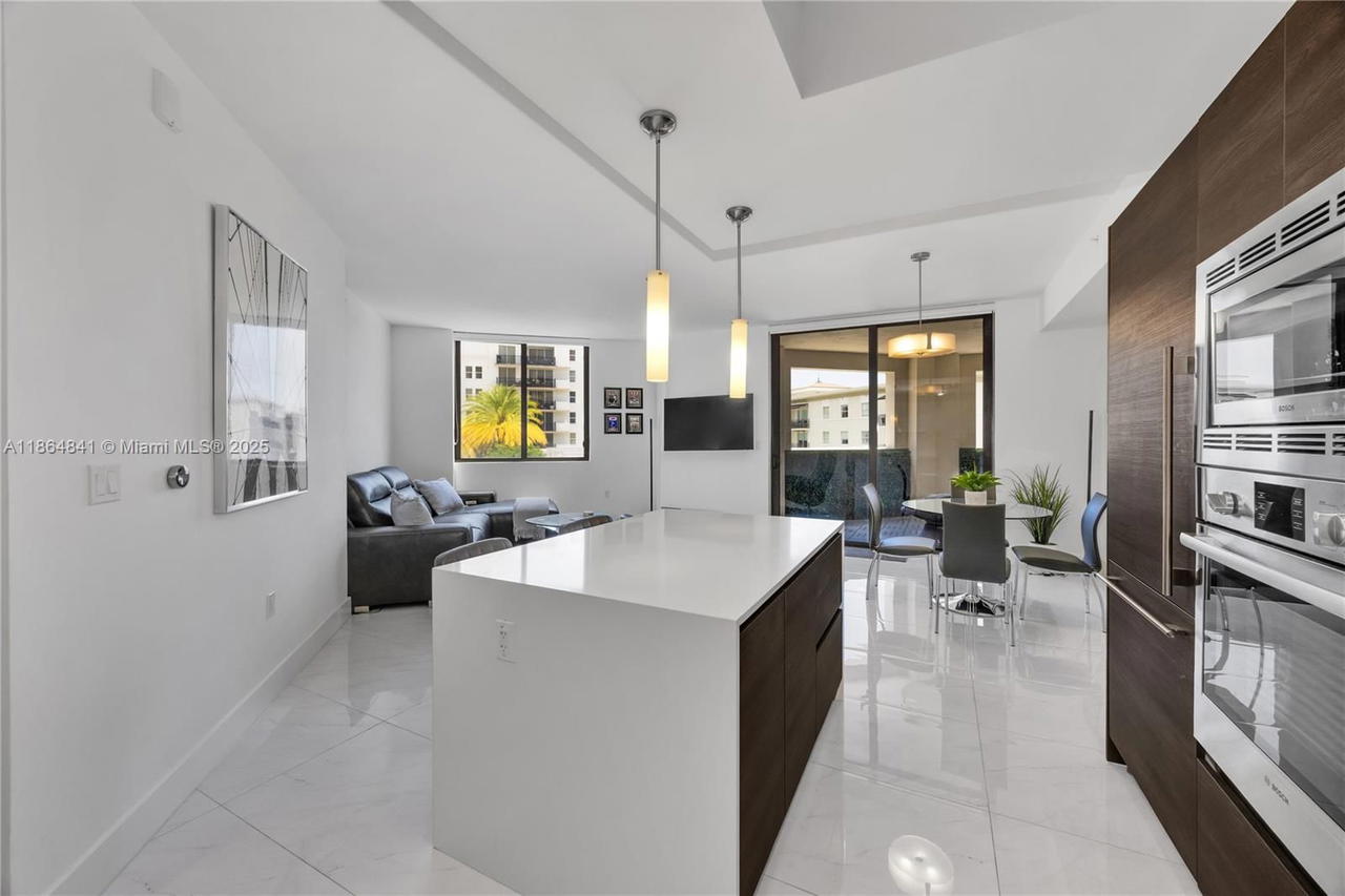 Real estate property located at 301 Altara Ave #511, Miami-dade, Merrick Manor Condo, Coral Gables, FL