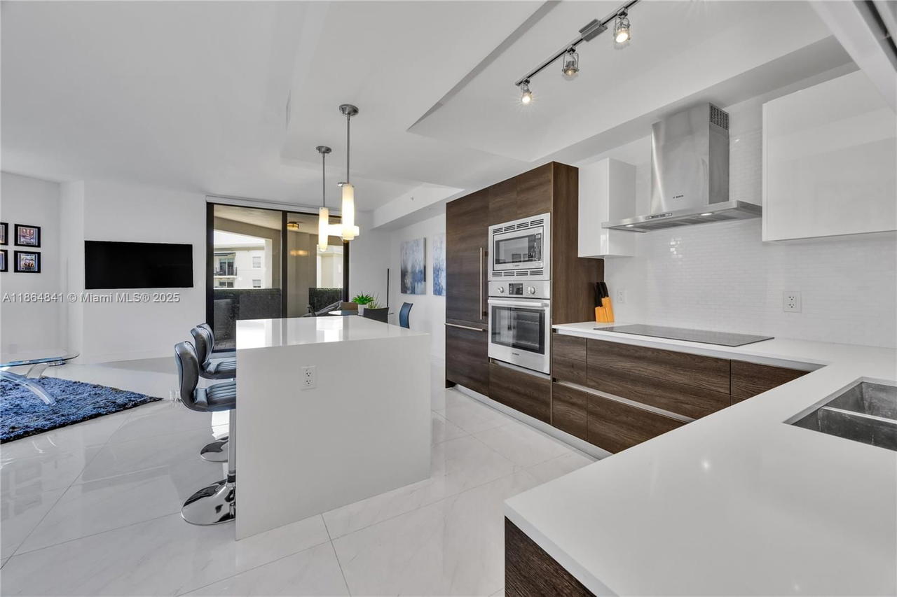 Real estate property located at 301 Altara Ave #511, Miami-dade, Merrick Manor Condo, Coral Gables, FL