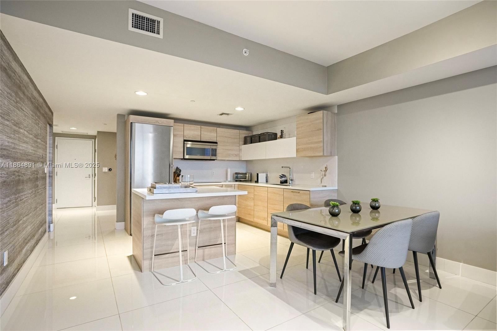 Real estate property located at 16385 Biscayne #1618+ 2 Parking, Miami-dade, The Harbour, North Miami Beach, FL